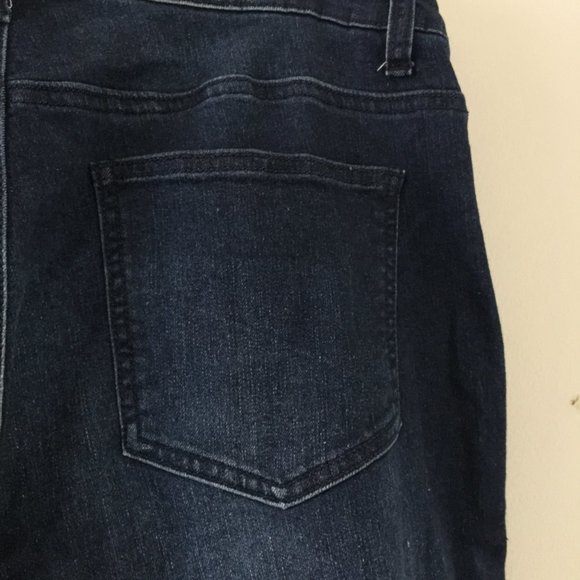 Women's Full Figure Jeans - Picture 5 of 7